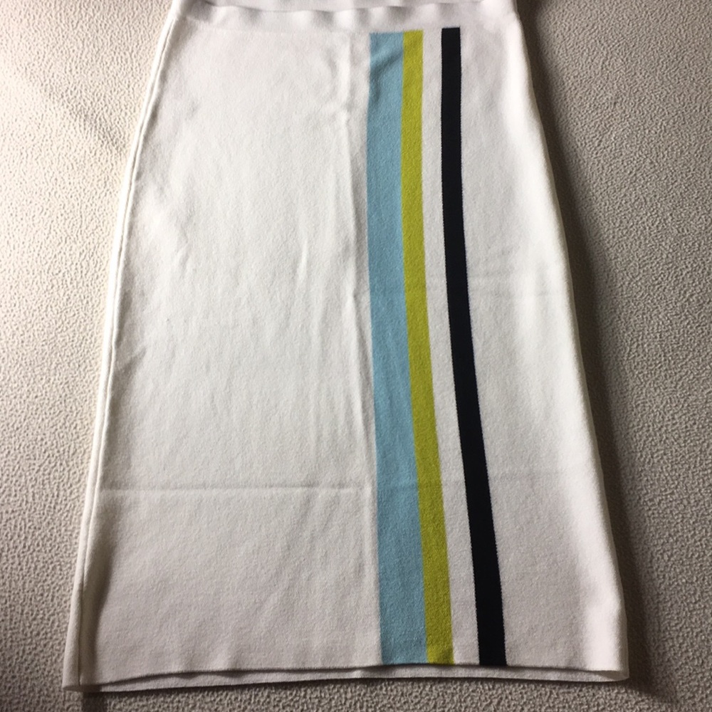 Cute Ann Taylor white with stripes skirt small